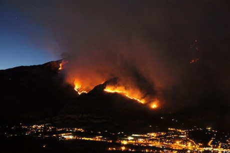 24/10/2017 - L'incendio non si ferma